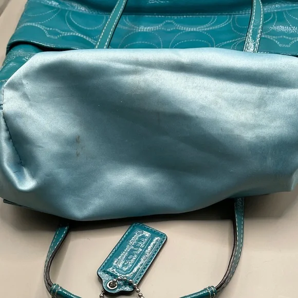 Coach Stunning Patent Leather Bag Teal Coach E1275-F19198 - Picture 4 of 11